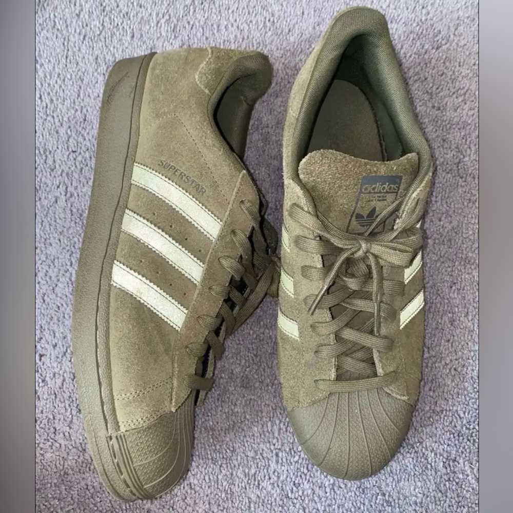 Adidas Superstar Sneakers